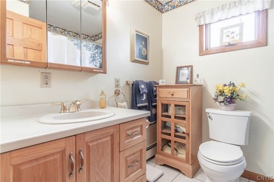 Charming Cedar sided lakefront Ranch home just outside Historic - photo 33