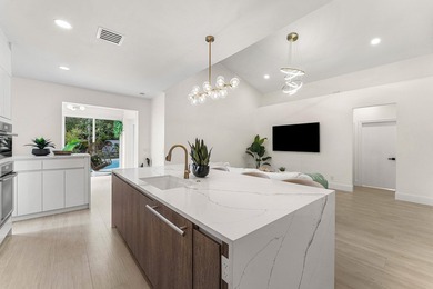 Exceptional modern masterpiece shows like a magazine model home - photo 33