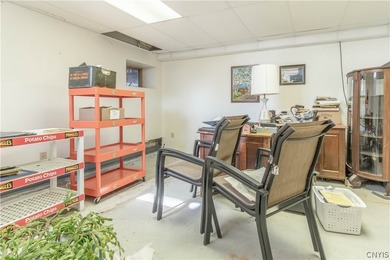 Charming Cedar sided lakefront Ranch home just outside Historic - photo 40