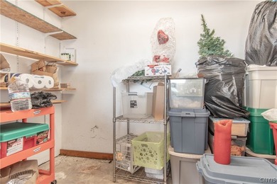 Charming Cedar sided lakefront Ranch home just outside Historic - photo 41
