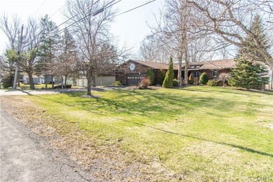 Charming Cedar sided lakefront Ranch home just outside Historic - photo 44