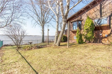 Charming Cedar sided lakefront Ranch home just outside Historic - photo 46
