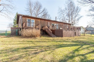 Charming Cedar sided lakefront Ranch home just outside Historic - photo 47