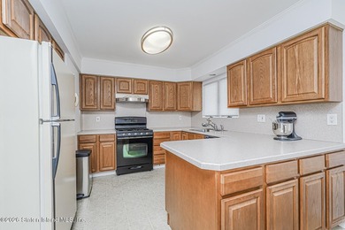 First Time Offered! Pride of ownership shows in this large 2 - photo 11