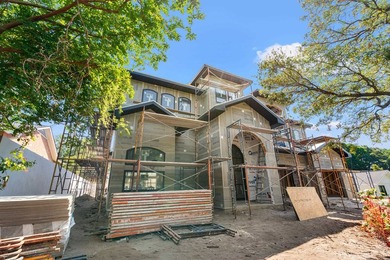 Welcome to your brand-new custom home, just a short stroll from - photo 2