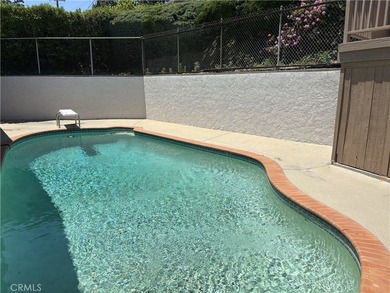 Beautiful 4 bedrooms and 3 bathrooms home in a very desirable - photo 12