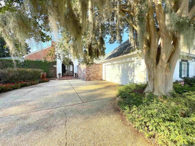 (private lake, pond, creek) Home For Sale in Baton Rouge Louisiana