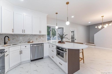 Welcome to this stunning fully renovated home, move-in ready - photo 7