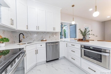 Welcome to this stunning fully renovated home, move-in ready - photo 8