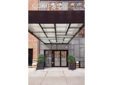 This gorgeous four bedroom, four bathroom triplex condominium is - photo 6