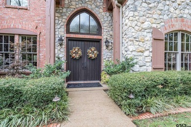 VACATION AT HOME! PERFECT FOR ENTERTAINING OR FAMILY GATHERINGS! - photo 3