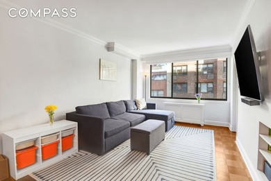 Welcome to Residence 7J at 345 East 73rd Street, where spacious - photo 3