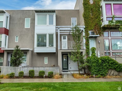 Oquirrh Lake  Townhome/Townhouse For Sale in South Jordan Utah