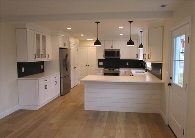 New construction in Mt. View. Single-level, 3 beds, 2 baths - photo 4