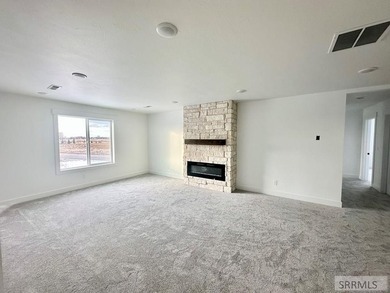 Welcome or luxury living in the Waterstone Subdivision! This 4 - photo 12