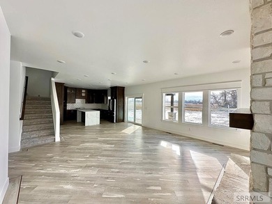 Welcome or luxury living in the Waterstone Subdivision! This 4 - photo 18