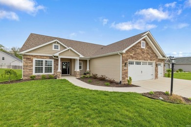 Welcome to this beautifully designed 2022-built home in - photo 2