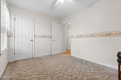 This spacious, open-concept 3 bed / 2 bath home is the perfect - photo 22