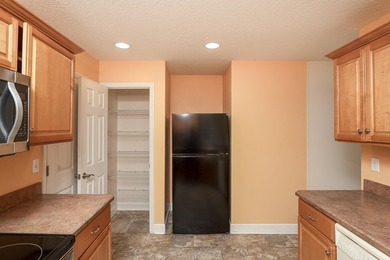 Privacy! Enjoy this 3 bedroom, 2 bathroom home with garage - photo 22