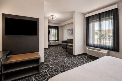 Rare opportunity to acquire a substantially advanced hotel - photo 25
