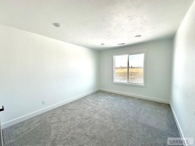 Welcome or luxury living in the Waterstone Subdivision! This 4 - photo 29
