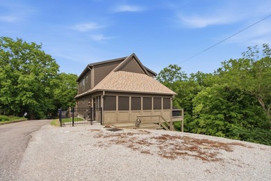 The Lakefront Dream Home you've always wanted, complete with - photo 2