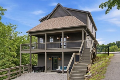 The Lakefront Dream Home you've always wanted, complete with - photo 3