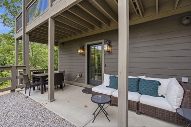 The Lakefront Dream Home you've always wanted, complete with - photo 4