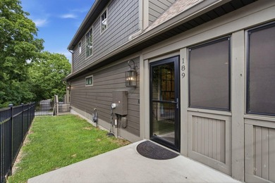 The Lakefront Dream Home you've always wanted, complete with - photo 6