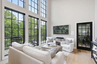 The Lakefront Dream Home you've always wanted, complete with - photo 10