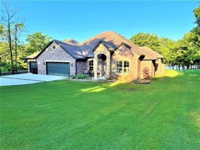 IMMACULATE LAKE FRONT HOME WITH BOAT SLIP! - Lake Home For Sale in Eufaula, Oklahoma