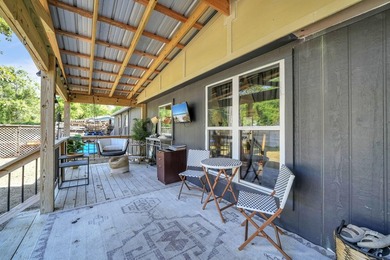 Move-in ready home in growing Freeport, close to the Black Creek - photo 18