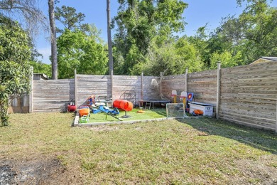 Move-in ready home in growing Freeport, close to the Black Creek - photo 24