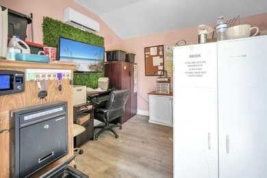 Move-in ready home in growing Freeport, close to the Black Creek - photo 31