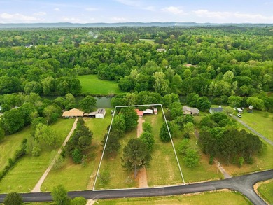 Tucked away in the natural beauty of Royal, Arkansas, this warm - photo 6