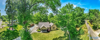 Welcome to this beautifully maintained 3 bedroom/3 and 1/2 bath - photo 8