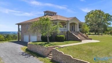 Stunning Custom-Built Home on Lookout Mountain with Breathtaking - photo 3