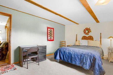 Classic 2BR/1BA mountain cabin on a peaceful 0.31-acre lot - photo 9