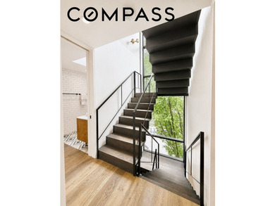Are you looking for classic townhouse character combined with - photo 11