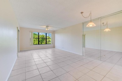 Lake Condo For Sale in Pompano Beach, Florida