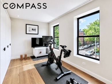 Are you looking for classic townhouse character combined with - photo 14