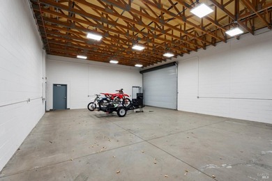Nearly new industrial or automotive property on acreage in - photo 4