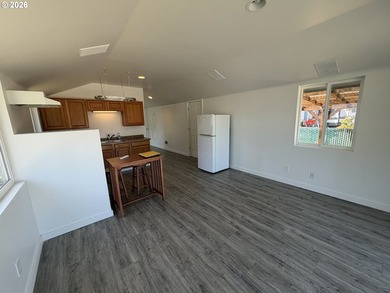Escape to comfort and adventure in this charming 1-bedroom - photo 5