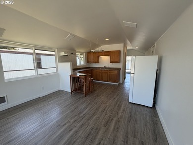 Escape to comfort and adventure in this charming 1-bedroom - photo 6