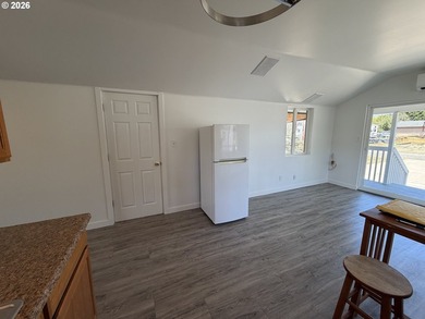 Escape to comfort and adventure in this charming 1-bedroom - photo 8