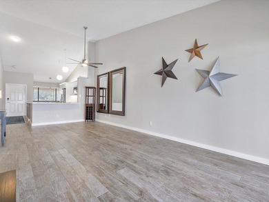 Beautifully renovated top-floor condo with serene lake views in - photo 8