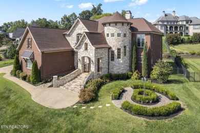 Fort Loudoun Lake Home For Sale in Knoxville Tennessee