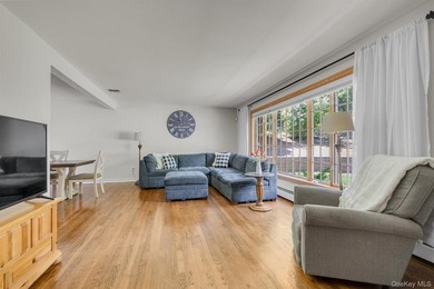 Welcome to this beautifully maintained Colonial that exudes - photo 3