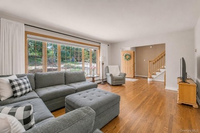Welcome to this beautifully maintained Colonial that exudes - photo 4