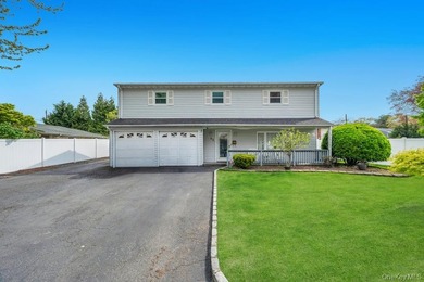 Welcome to 32 Beverly Street in Islip, a spacious Colonial - photo 8